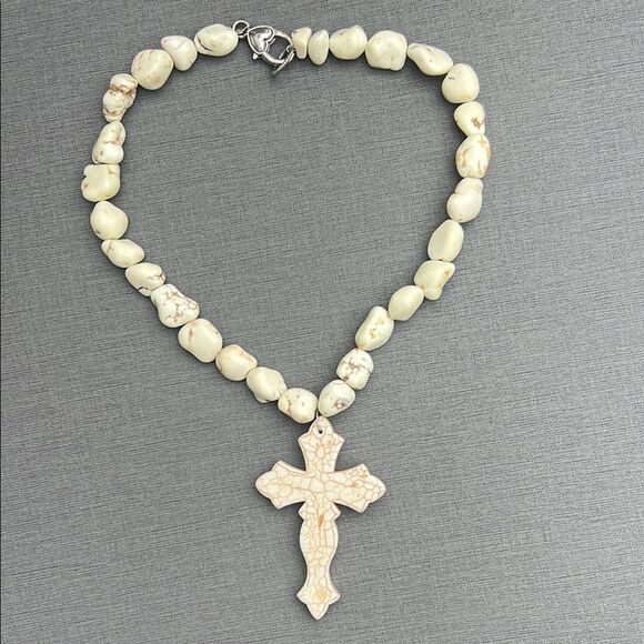 Women White Turquoise Ivory Chunky Natural Howlite Stone Cross Pendant Necklace - Picture 1 of 13